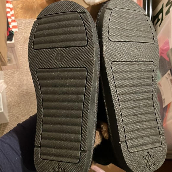 NWT Kids Serra Cozy Boots Black Faux Suede/Leopard Faux Fur Upper Size 4 in Box - Picture 5 of 5